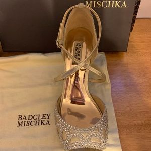 9.5 Badgley Mischka wedding wedges